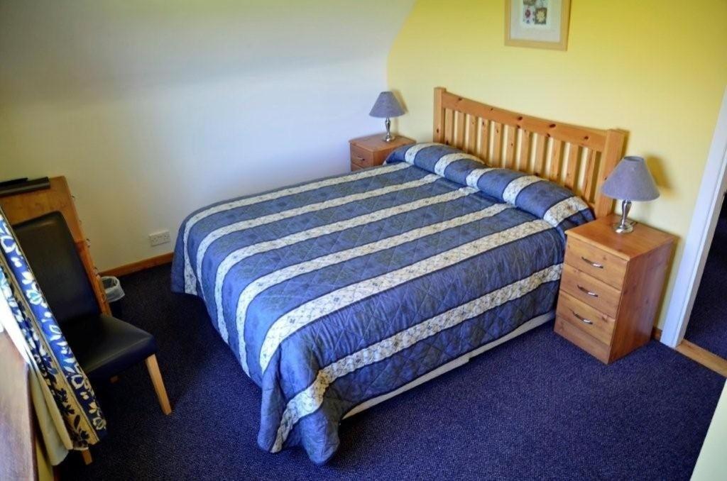 Decourcey'S Hazelbrook Farmhouse B&B Cleggan Room photo