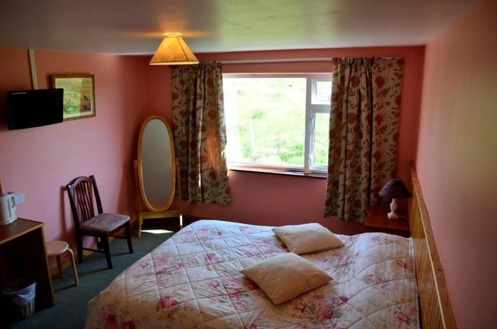 Decourcey'S Hazelbrook Farmhouse B&B Cleggan Exterior photo