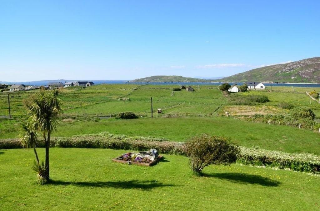 Decourcey'S Hazelbrook Farmhouse B&B Cleggan Exterior photo
