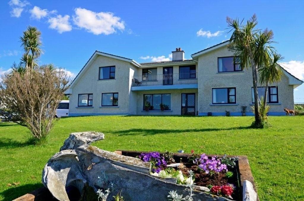 Decourcey'S Hazelbrook Farmhouse B&B Cleggan Exterior photo
